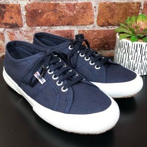 Size 9 like new Superga canvas sneakers!